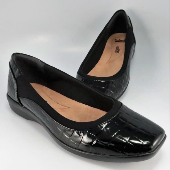 clarks patent loafers